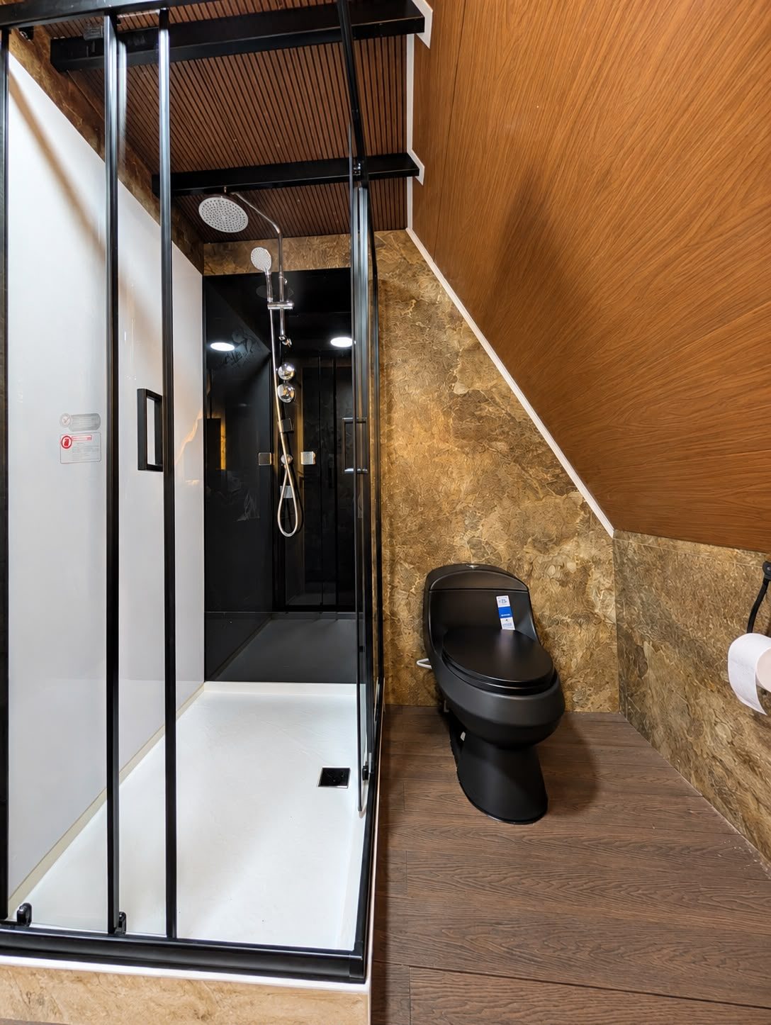 Baño privado con ducha de lluvia